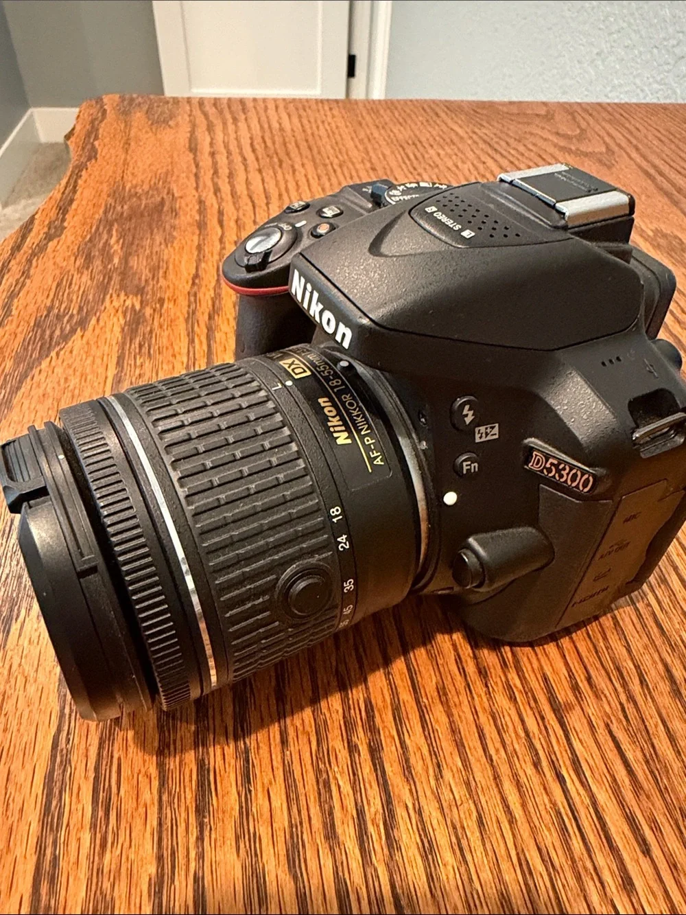 Nikon D5300 DSLR Camera in Black with case and strap